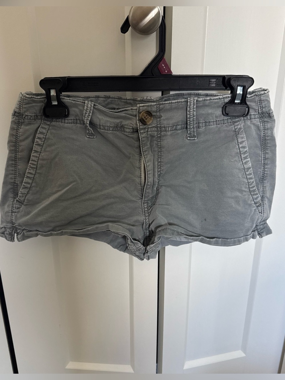 AE Women's Gray low rise Shorts